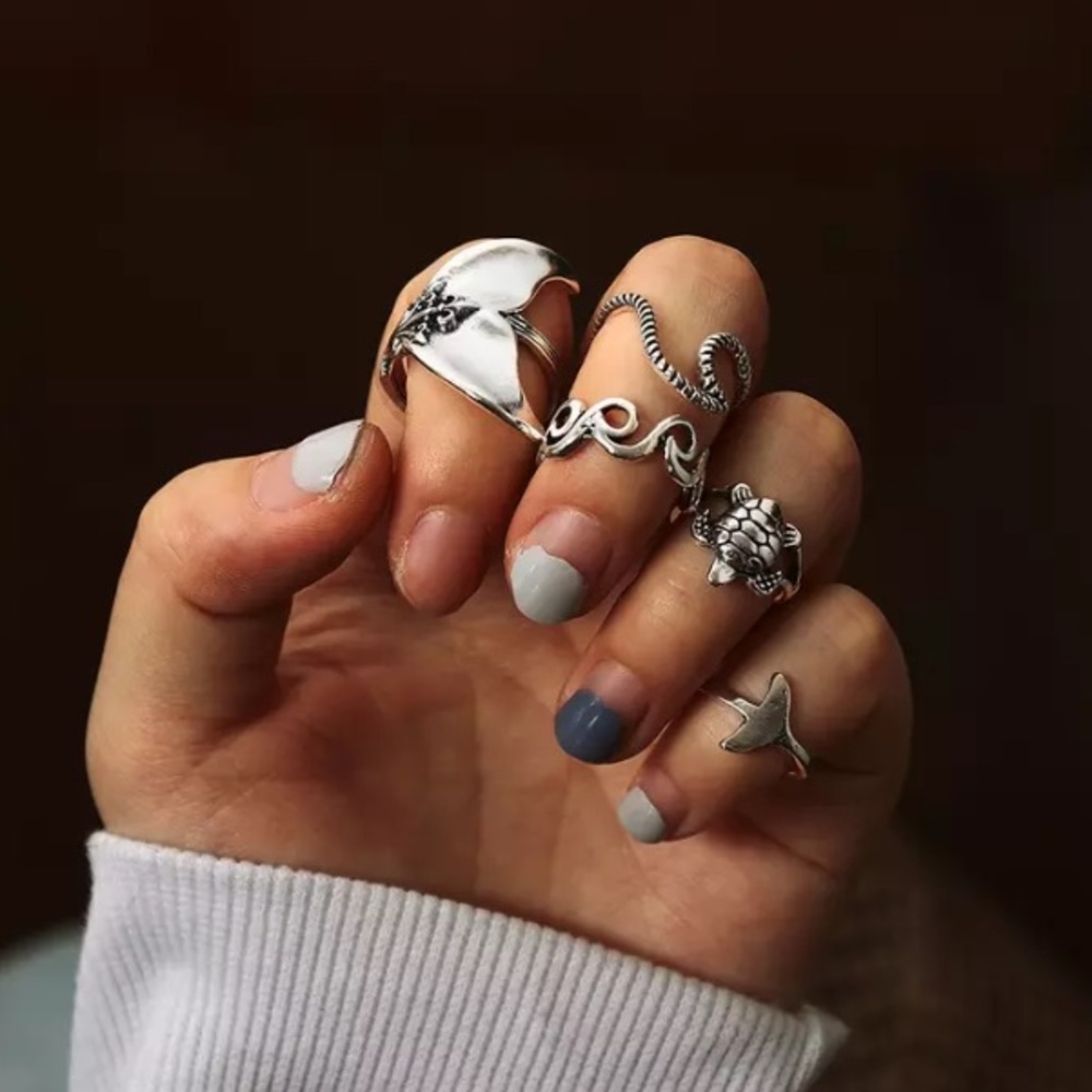 'Deep Sea Dive' 5-piece Whale and Turtle Ring Set - Picture 3 of 7